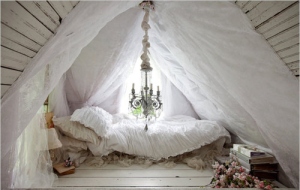 bed-cozy-pretty-princess-romantic-roses-Favim.com-52247